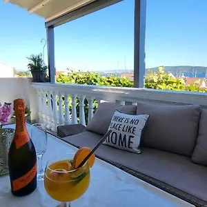 Apartament D & N, Kaštela